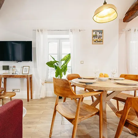 Elegance Rochelaise Avec Terrasse * לה רושל