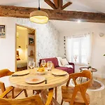 Elegance Rochelaise Avec Terrasse Daire *